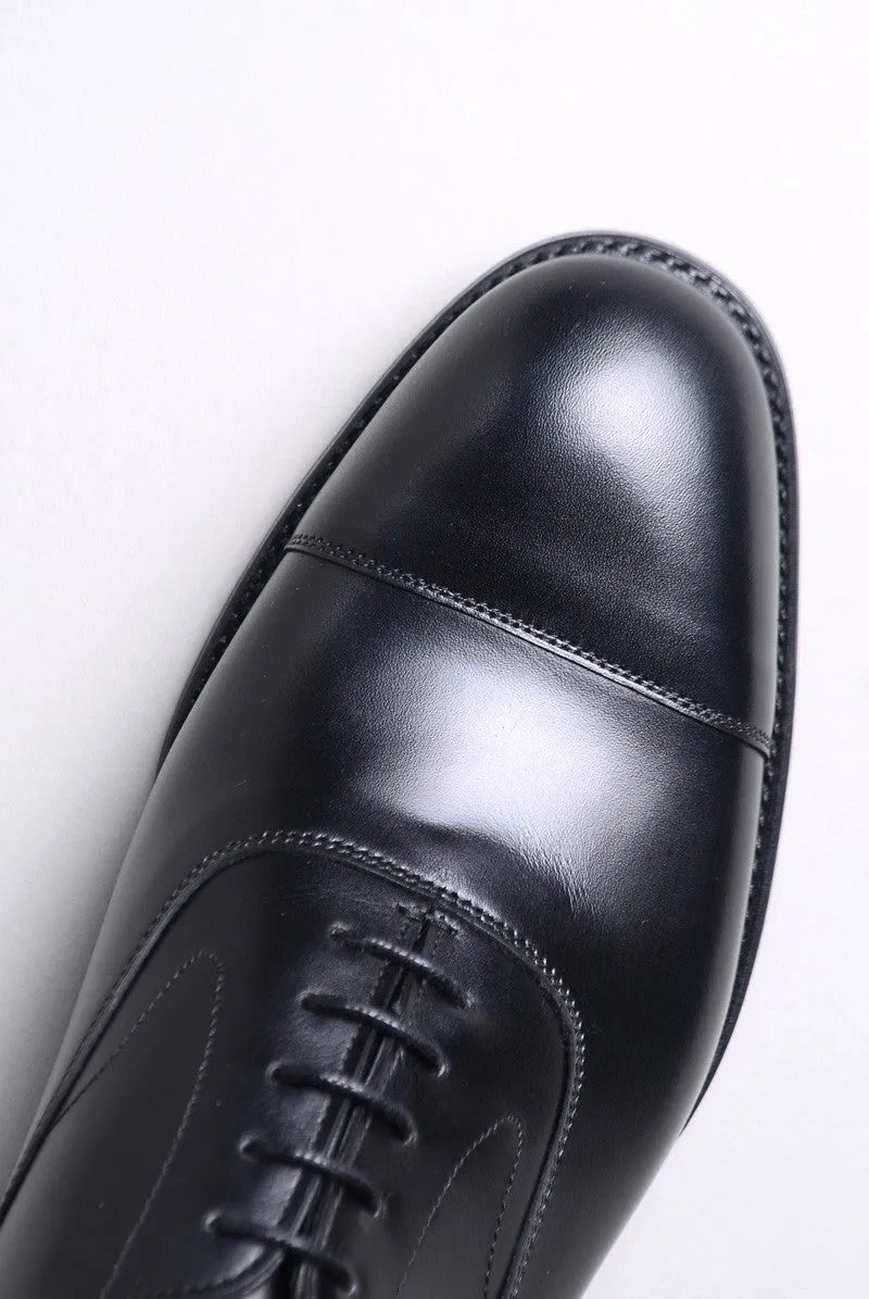 Alfred Capped Oxford in Black Calf Leather