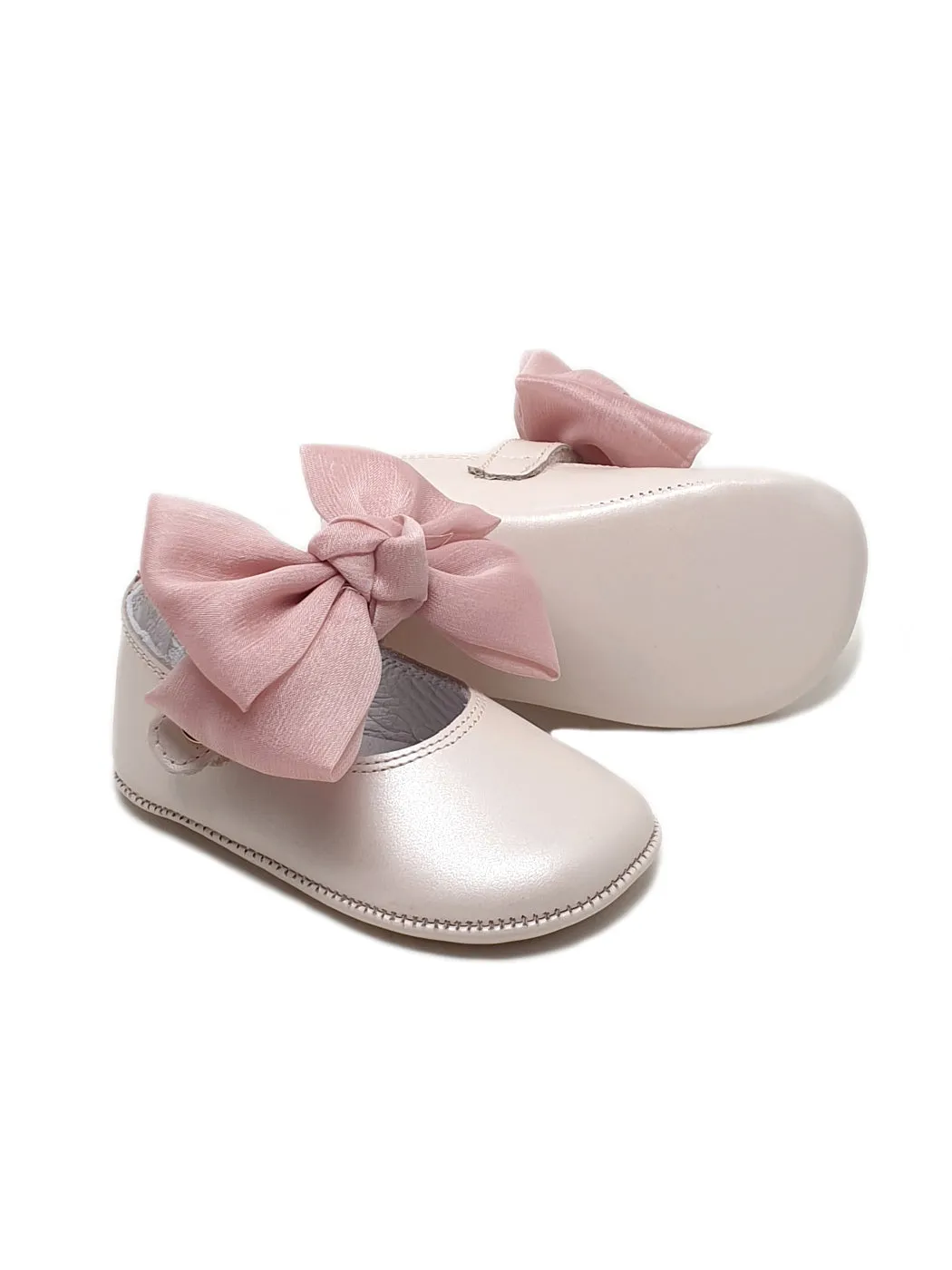 Baby's leather shoes with a bow-201902-5