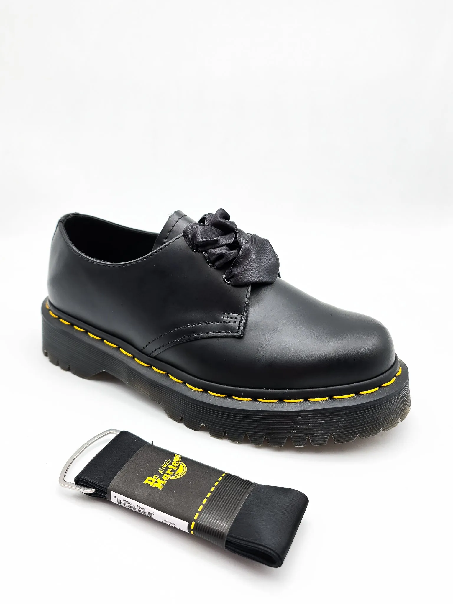 DR. MARTENS RIBBON LACES BLACK 65cm