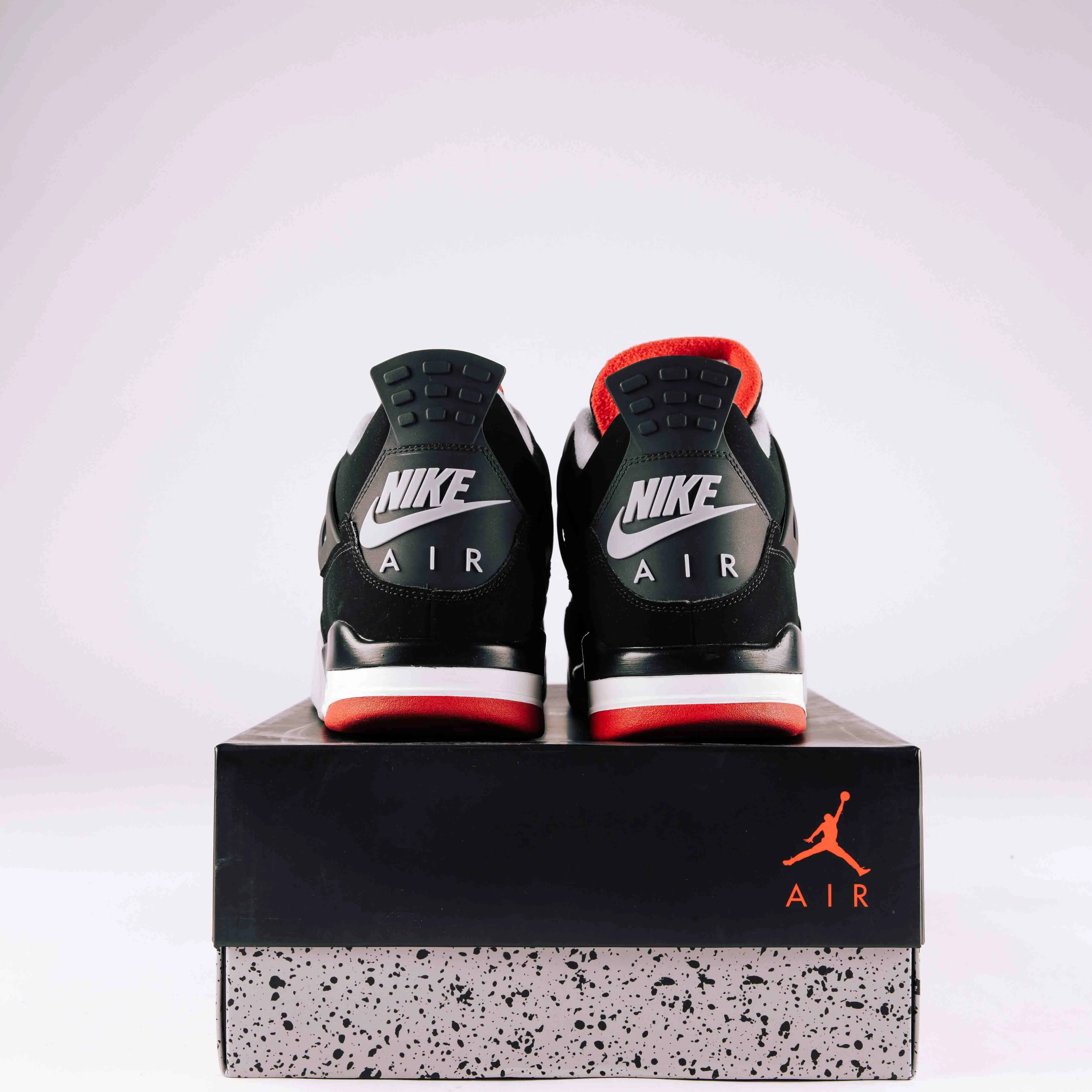 Jordan 4 Retro Bred (2019) - Used - 0180