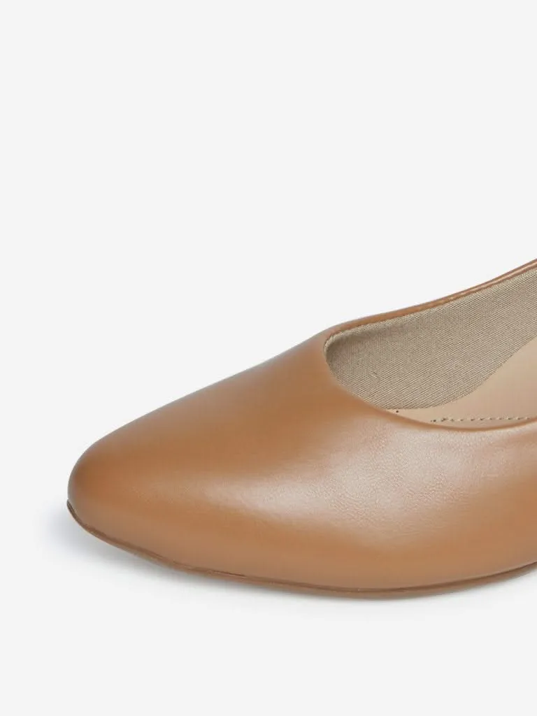 LUNA BLU Tan Comfort Fit Pumps