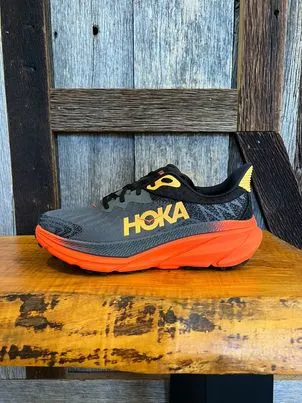 M Hoka Challenger ATR 7