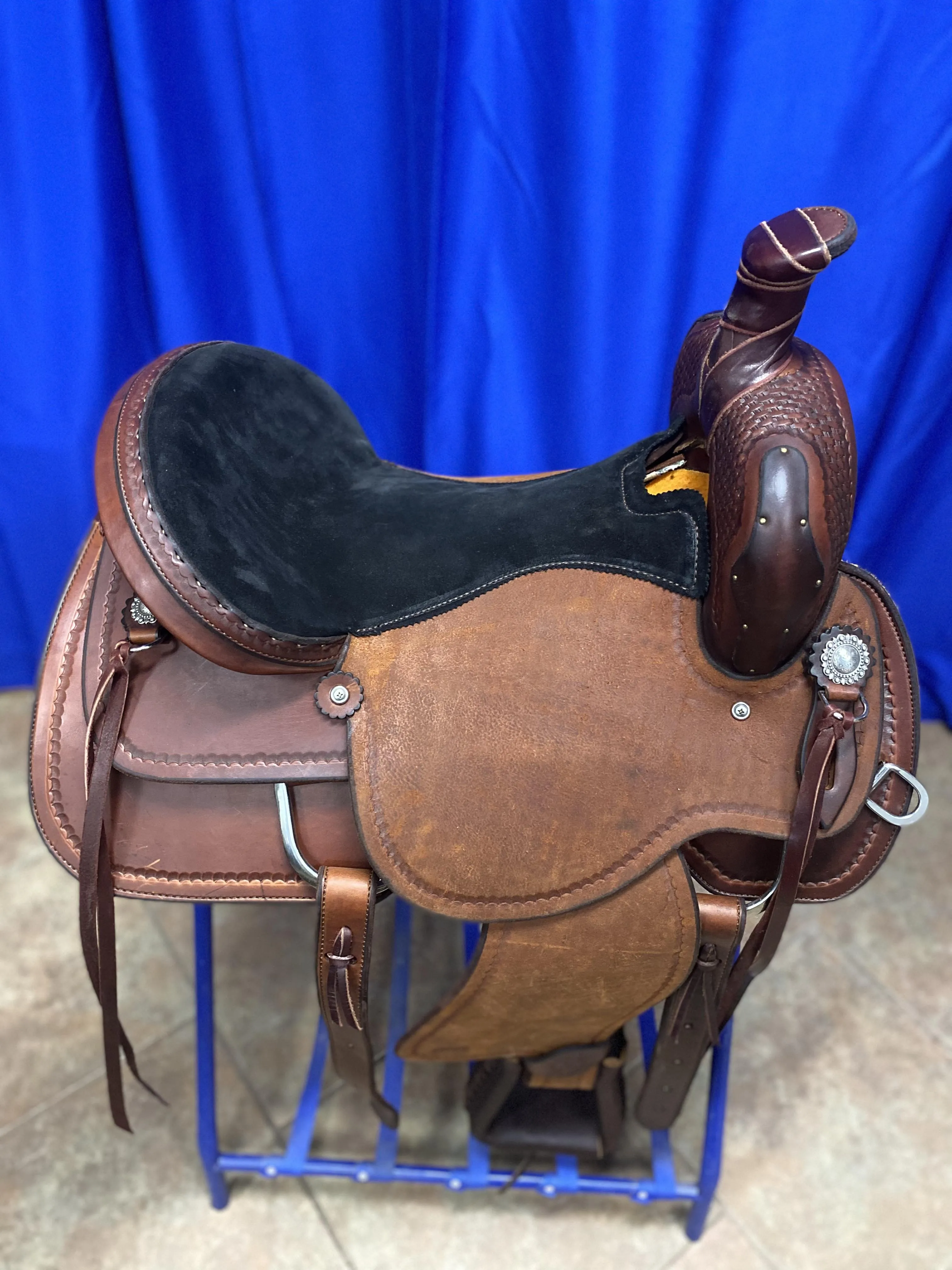 MG "Keister Holder" Saddle With Roping Horn