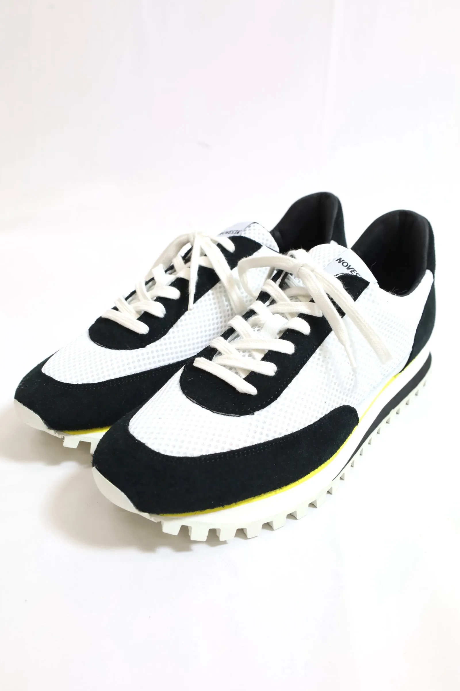 NOVESTA / MARATHON RUNNER TRAIL BLACK/WHITE