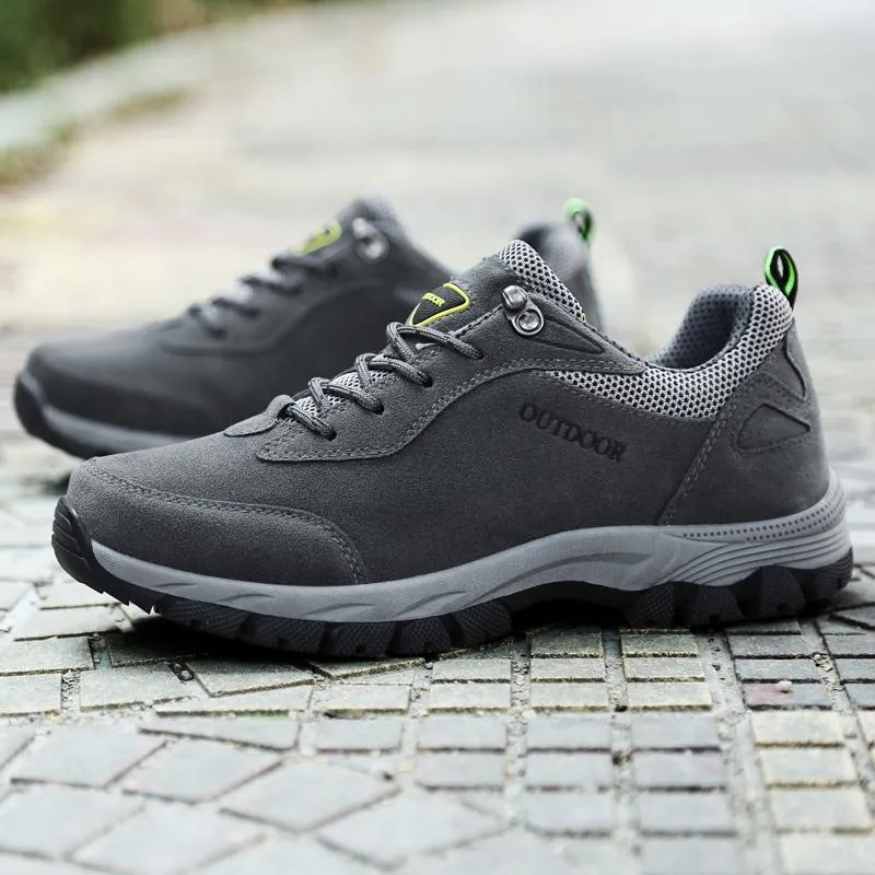 Sports and leisure hiking shoes for men